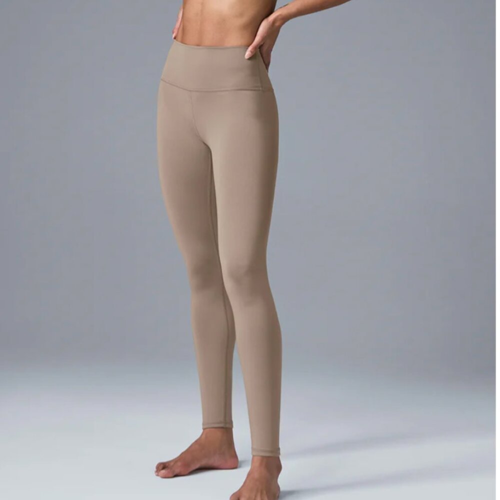 Alo Airlift Leggings in Taupe